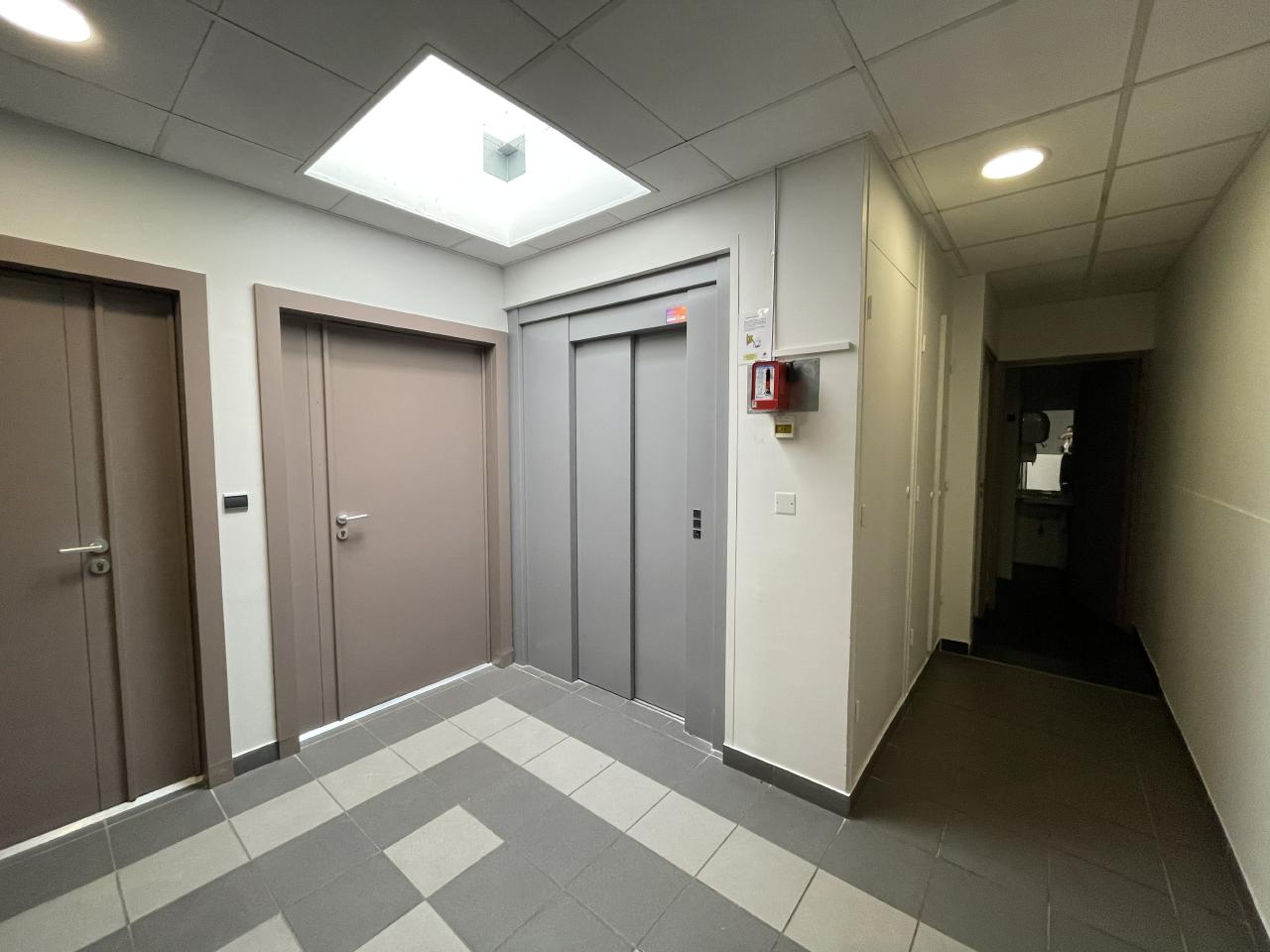 Bureau Aix-en-Provence 691m² Location bureau Aix-en-Provence Bouches-du-Rhône OLBUR2315721 11